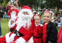 Christmas spirit in the parklands