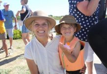 Crowds flock to Beachport