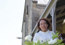 Liza throws her hat in the ring