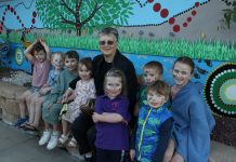 Children learn about country through living art