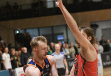 Selfless captain’s game from de Wit