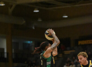 Men take it down to the wire