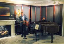 Travelling entertainer returns home